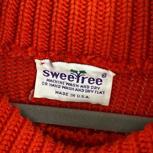 Vintage Knit Sweet Tree Red Turtleneck Sweater - Picture 2 of 4